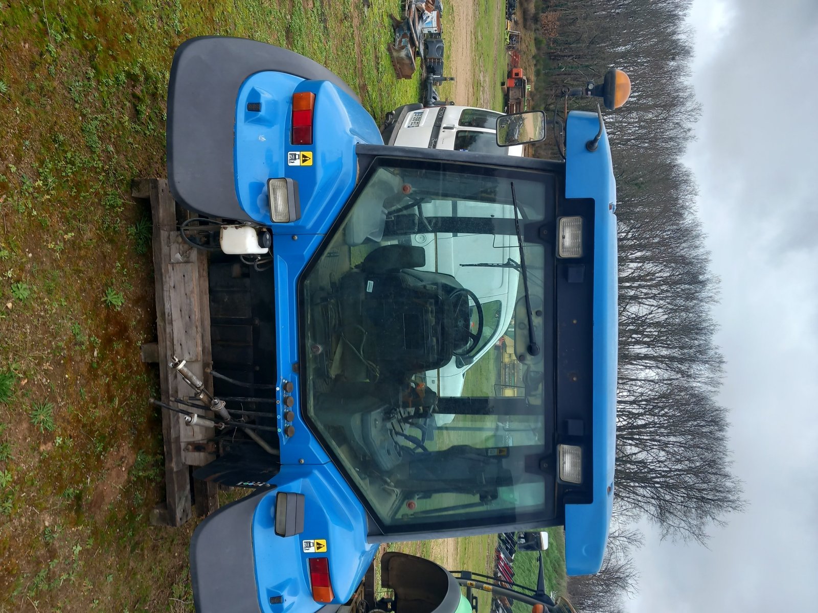 Cabine complète pour FORD 8670