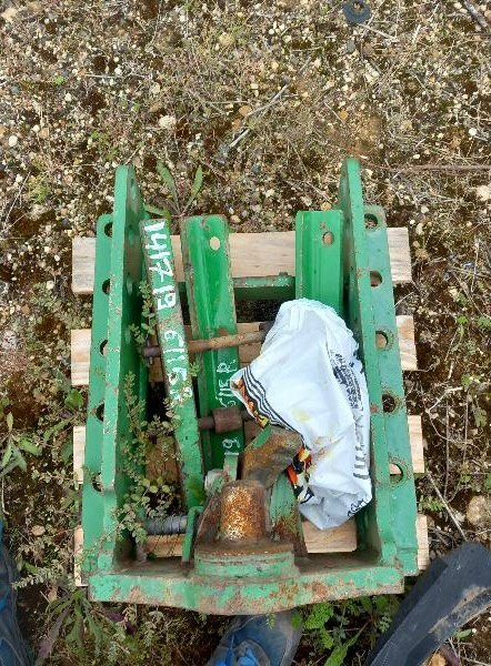 Attelage pour JOHN-DEERE 6115 R JOHN-DEERE 6115 R En stock