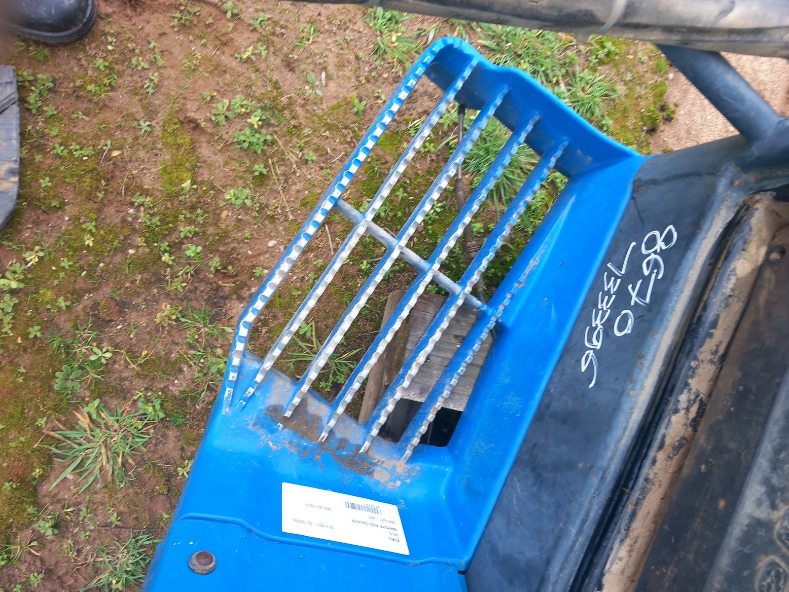 Marche pied pour FORD 8670
