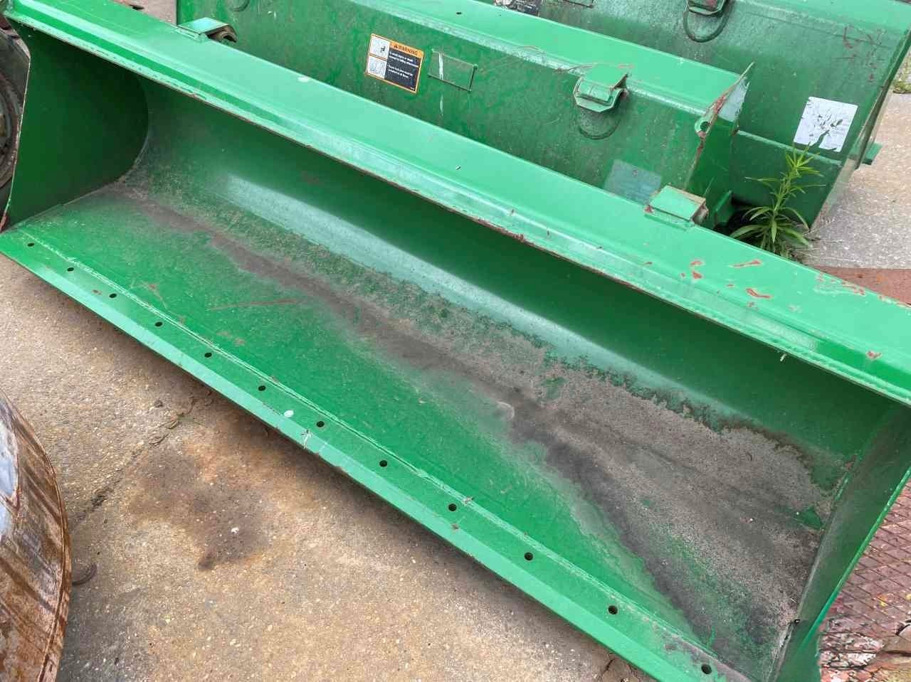 godets pour chargeuse frontale John Deere, largeur : 1,85 mètre.