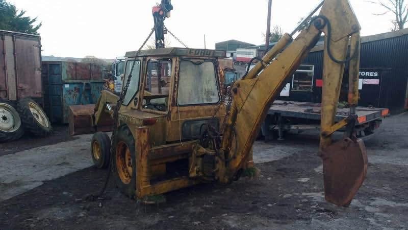 Toutes les pièces de tracteur  FORD 4550