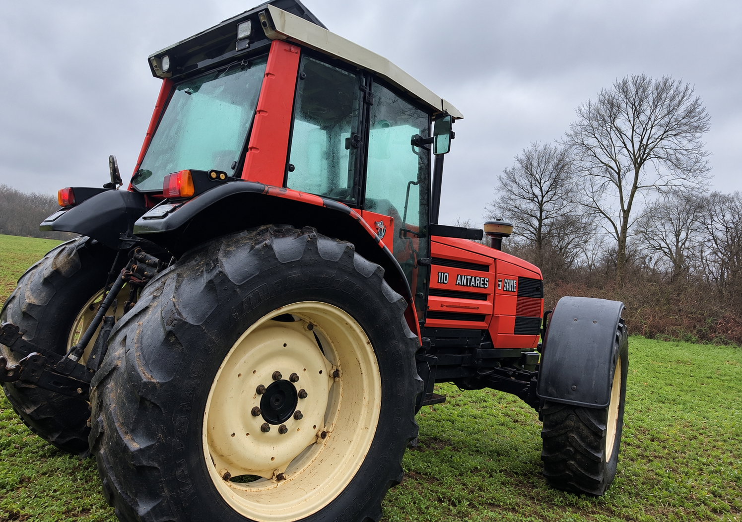 l'ensemble boitier/ carter du relevage arrière hydraulique pour Tracteur SAME Antares 110; 130.