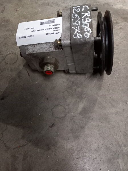 Moteurs hydraulique pour NEW-HOLLAND CR 9060 .