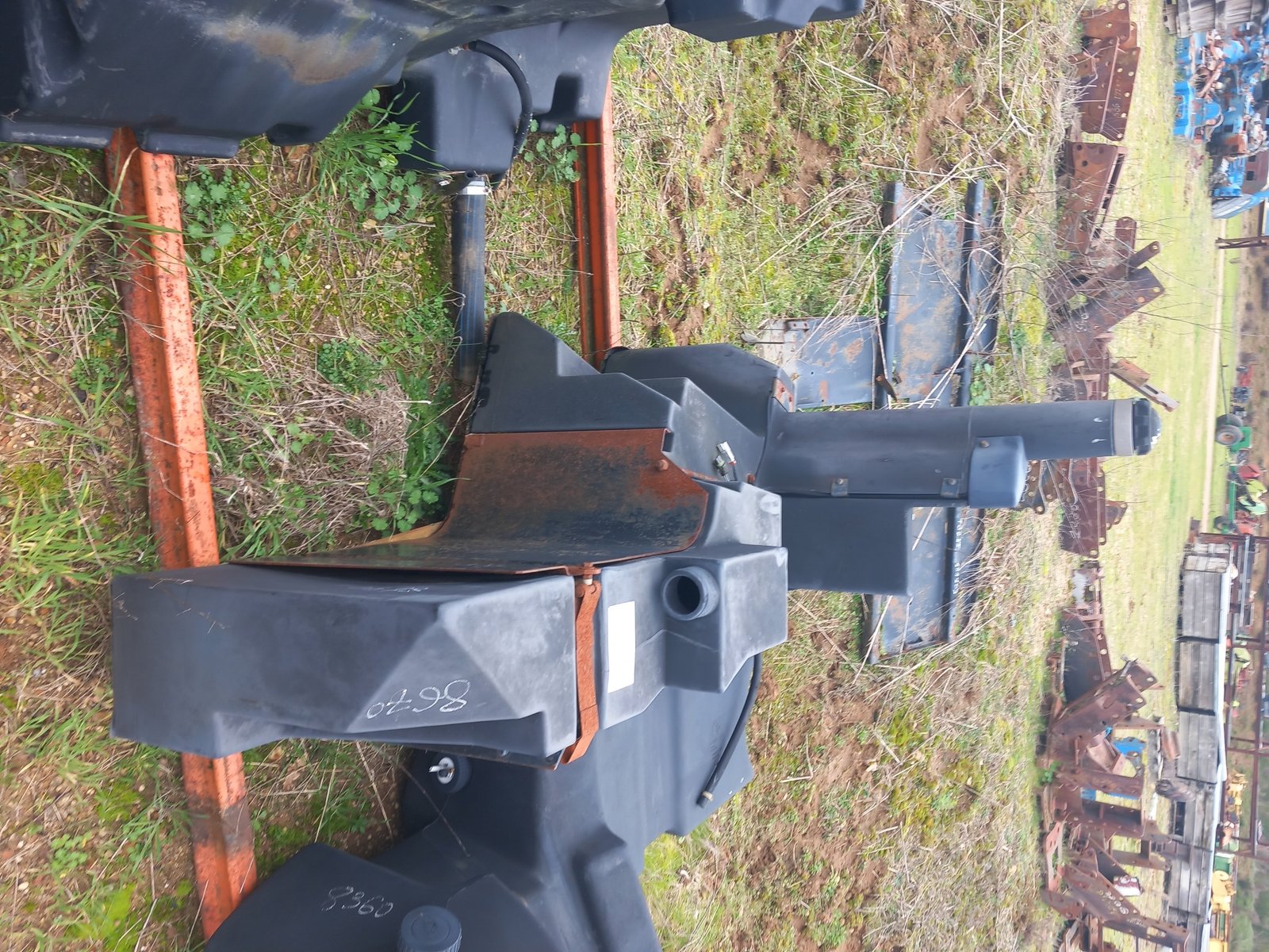 Réservoir à gazole pour FORD 8670
