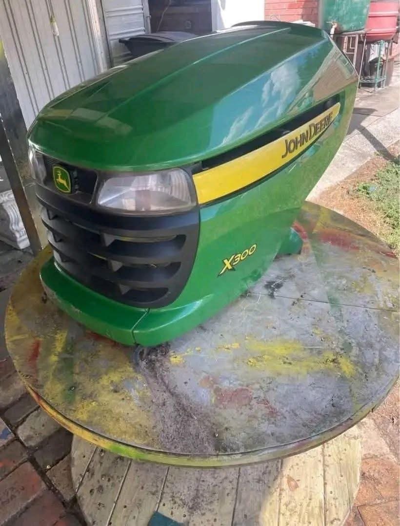 Capot pour tracteur John Deere X300 et X380
