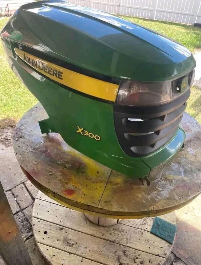 Capot pour tracteur John Deere X300 et X380