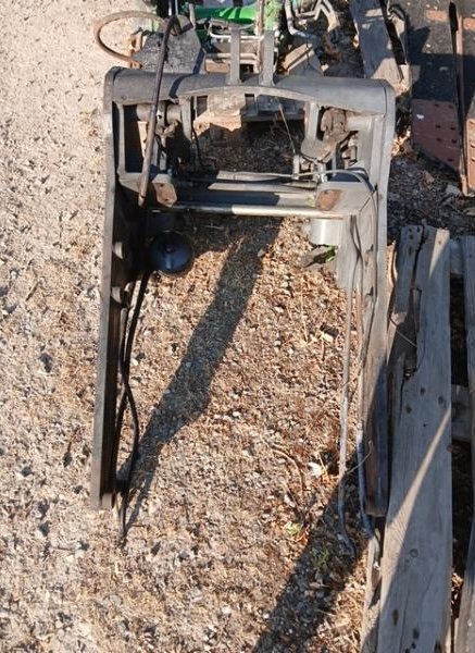 Relevage avant pour MASSEY FERGUSON 6445 MASSEY FERGUSON 6445