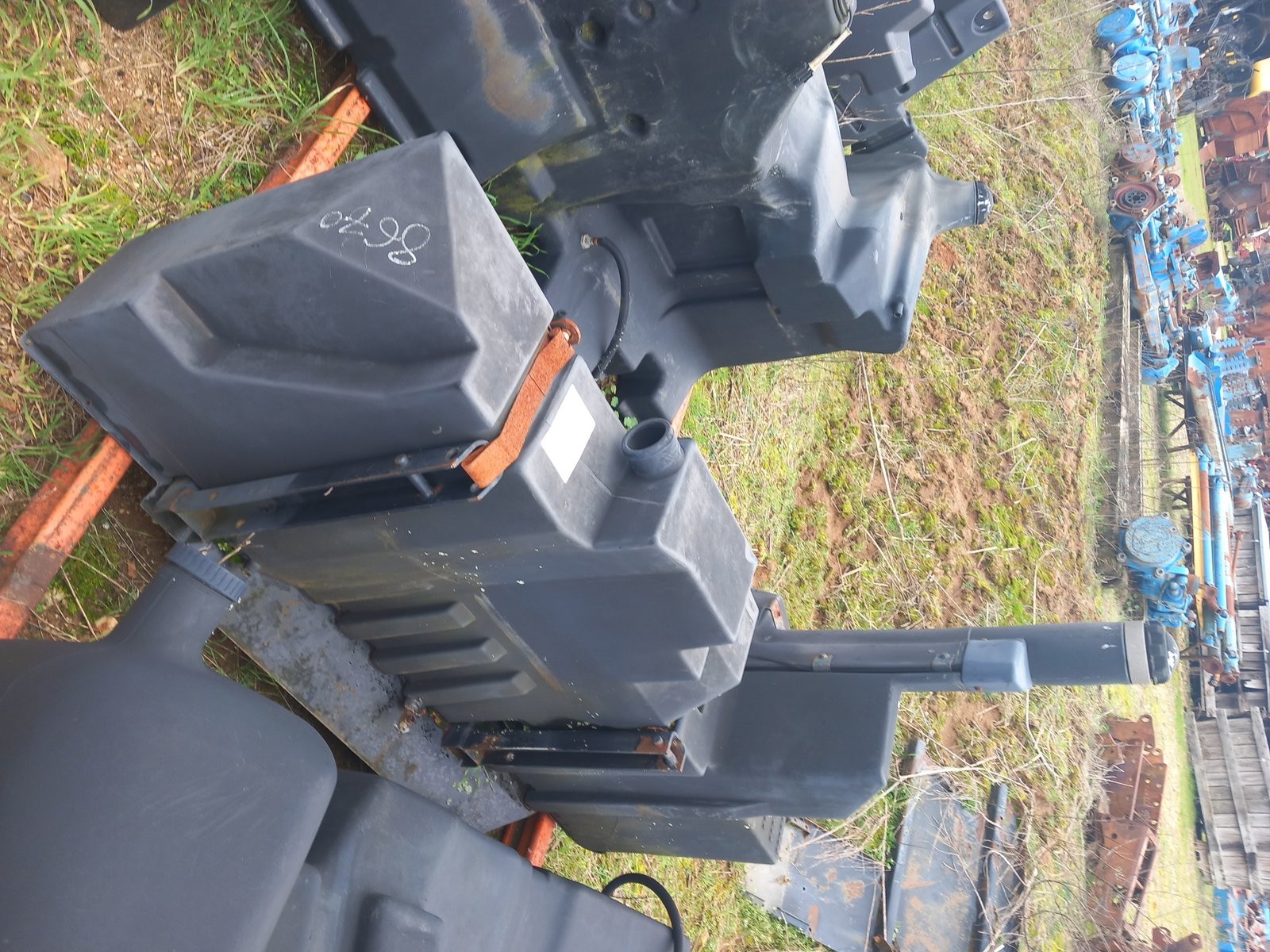 Réservoir à gazole pour FORD 8670