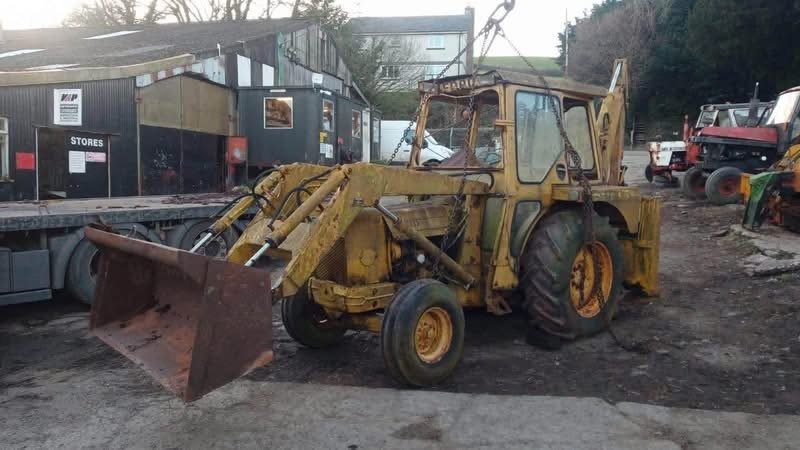 Toutes les pièces de tracteur  FORD 4550